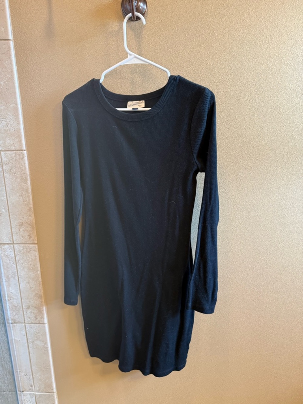 Universal Thread Black Ribbed Crewneck Sweater